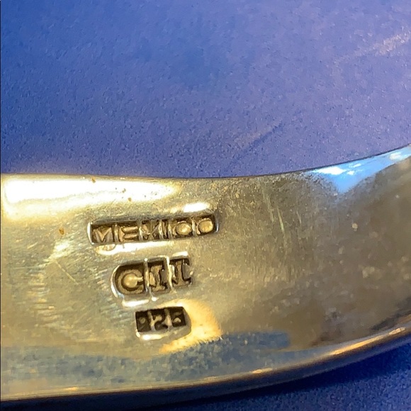 Sterling silver n black onyx hinged bracelet - Picture 3 of 6